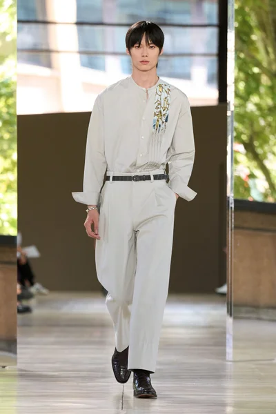 Look 47